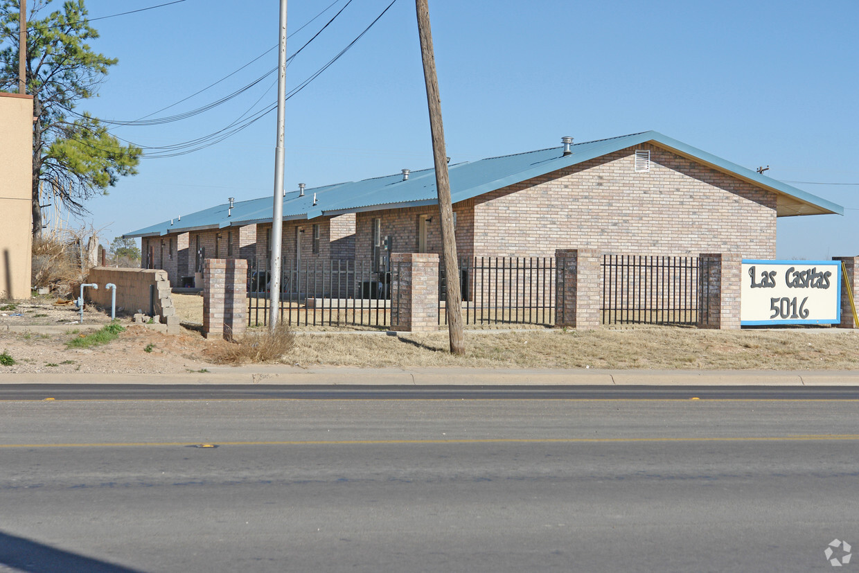 Building Photo - Las Casitas