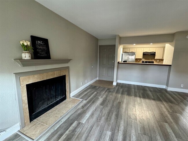 Foto del edificio - 5981 Arapaho Rd