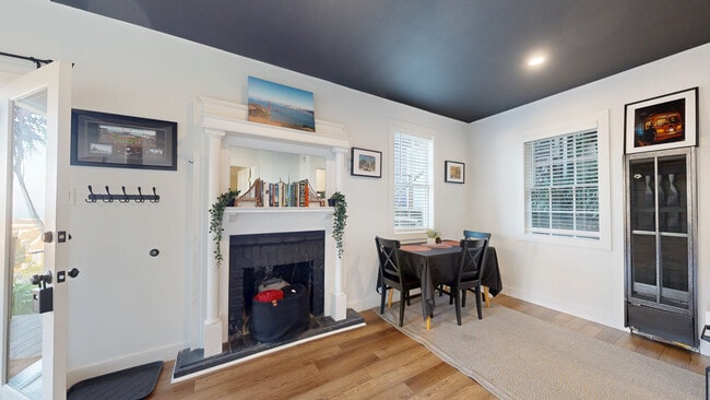 Building Photo - 237 Greenwich St