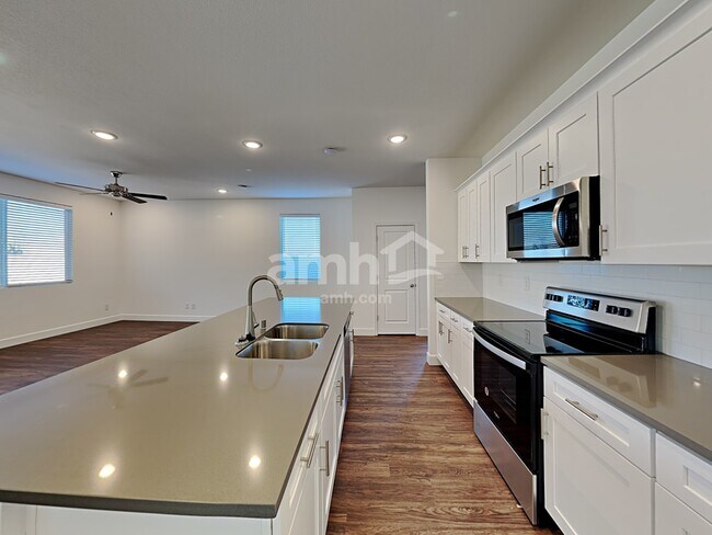 Foto del edificio - 5717 Morgans Mile Street