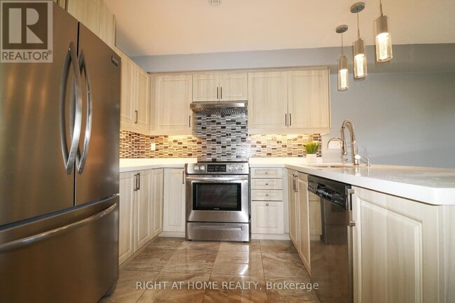 Building Photo - 497 Ainsworth Dr