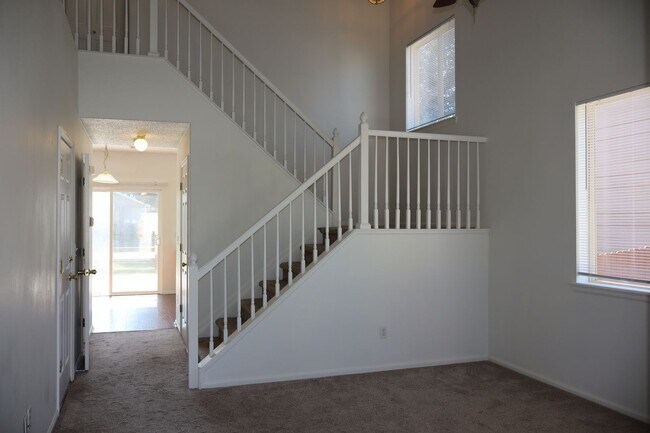 Foto del edificio - Beautiful 3 Bedroom Home in North Fort Col...