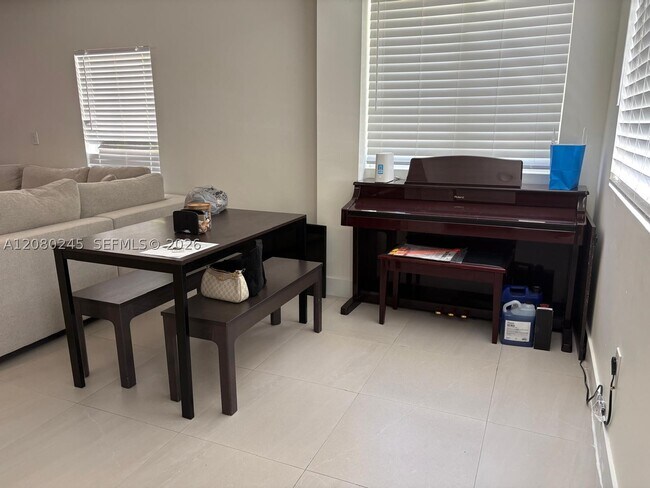 Foto del edificio - 5911 SW 62nd St