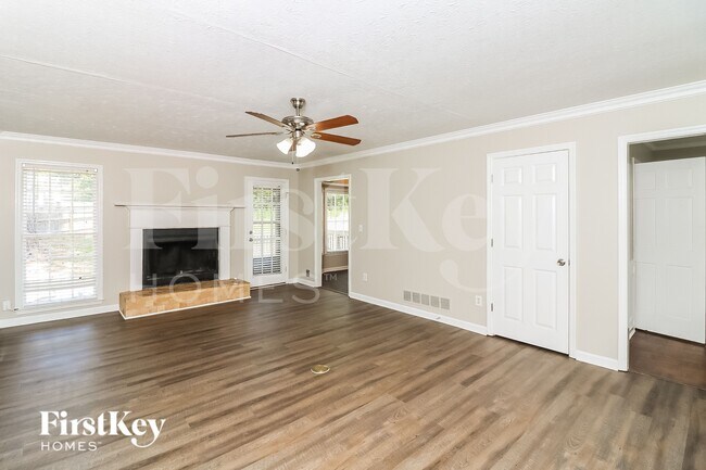 Foto del edificio - 1948 Winding Creek Ln SW