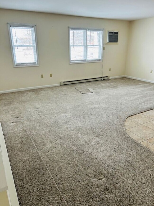 Foto del edificio - Beautiful 2BR Townhome Near Indian Park – Garage + Storage