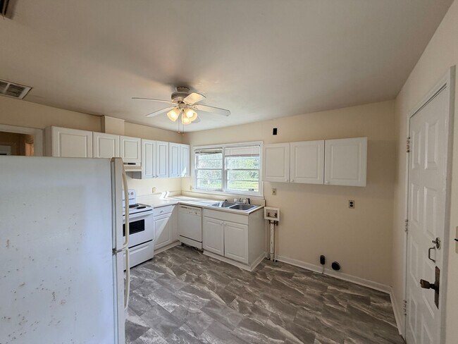 Foto del edificio - 2 Bedroom/1 Bath located in the heart of Valdosta!!!