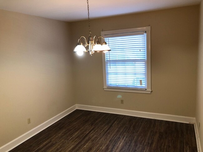 Building Photo - r2230c