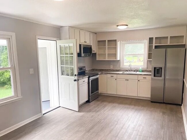 Building Photo - 219 New Hope Rd