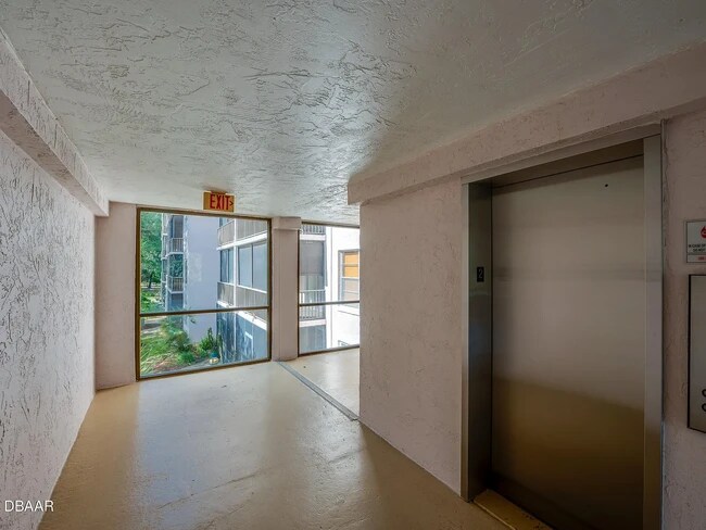 Elevator - 640 N Nova Rd