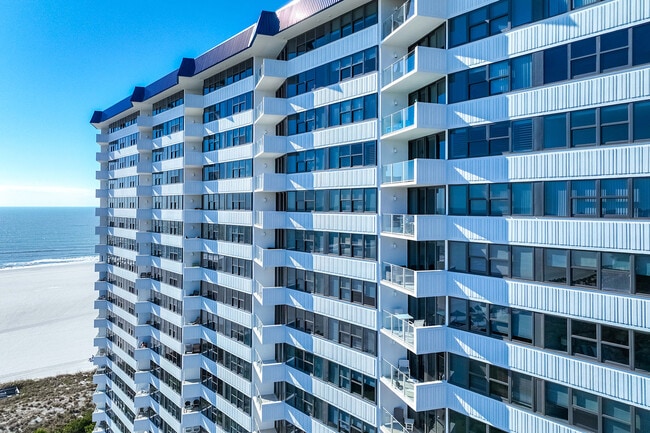 Foto del edificio - 58 N Collier Blvd