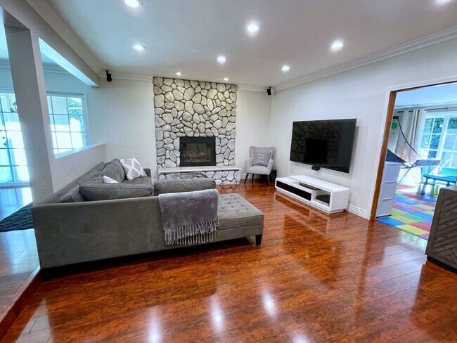 Foto del edificio - 16738 Calahan St