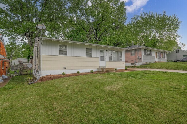 Building Photo - 243 Reasor Dr