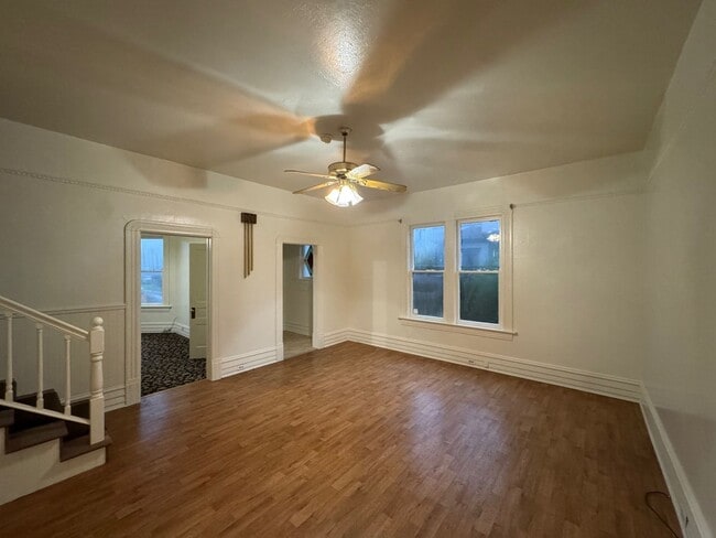 Building Photo - 226 Long St