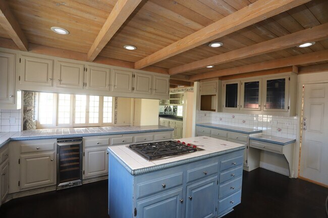 Foto del edificio - 460 S Bridge View Dr