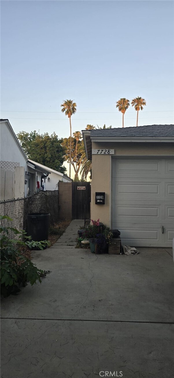 Building Photo - 7728 Chimineas Ave