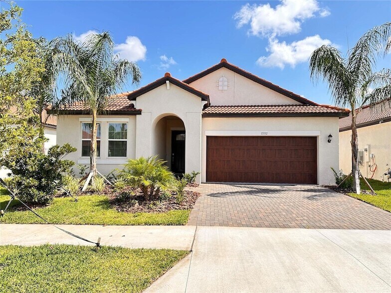 Foto principal - 17132 Holly Wl Ave