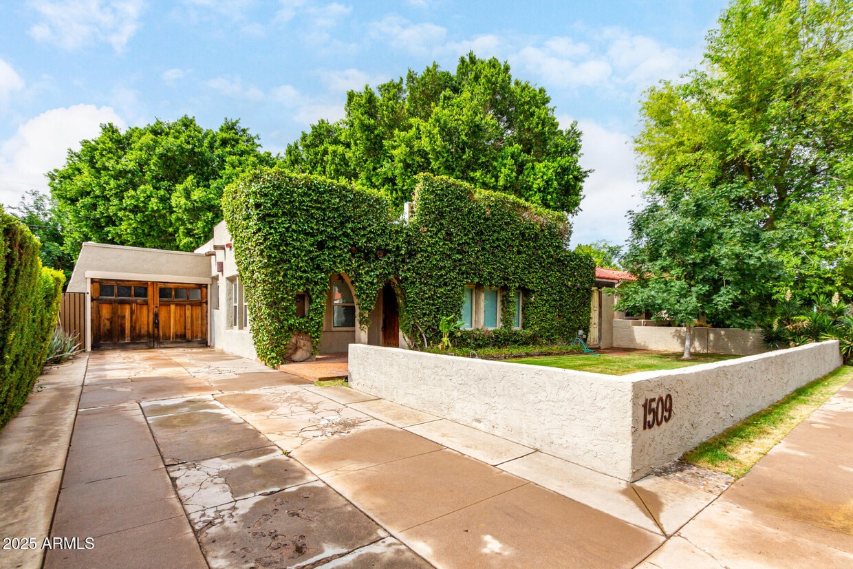 Foto principal - 1509 E Cheery Lynn Rd