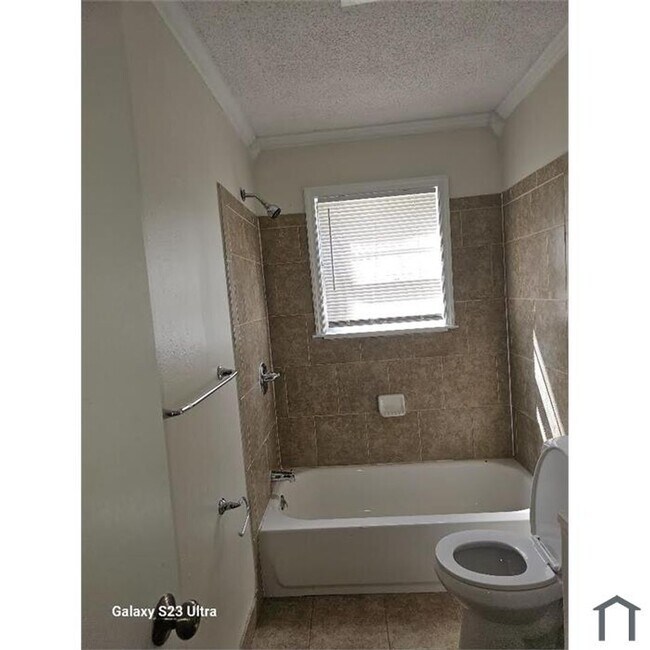 Foto del edificio - 4 Bedroom