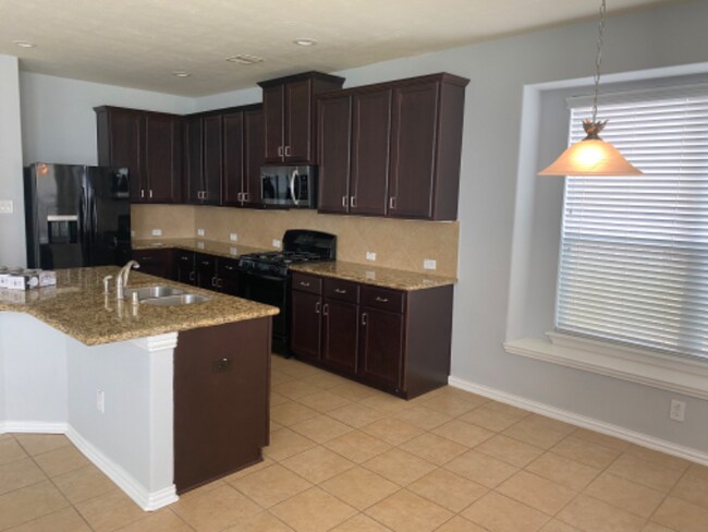 Building Photo - 24627 Forest Canopy Dr
