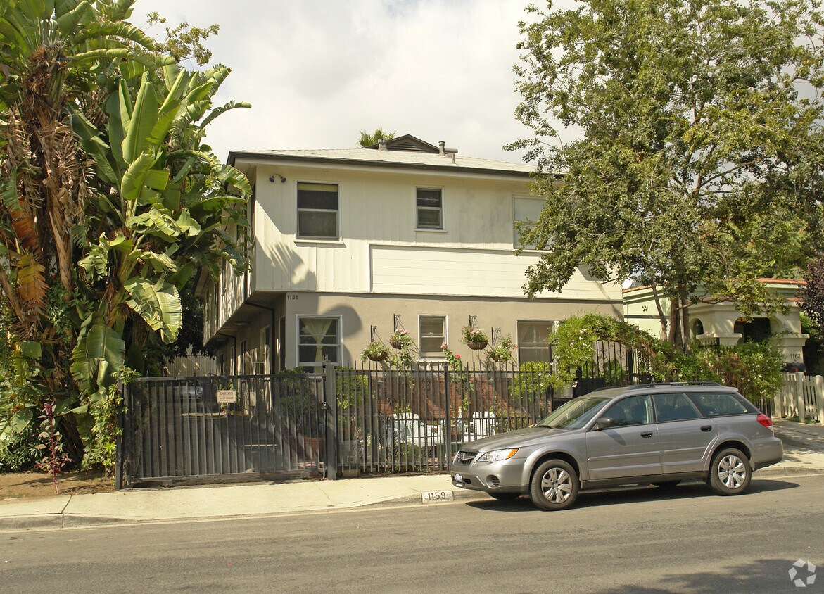Foto del edificio - 1159 N Genesee Ave