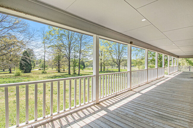 Building Photo - 978 7 Sweet Gums Rd