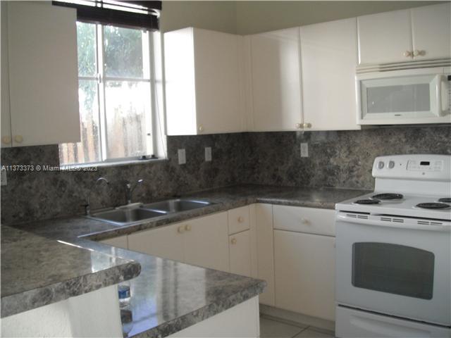 Building Photo - 7321 NW 174th Terrace