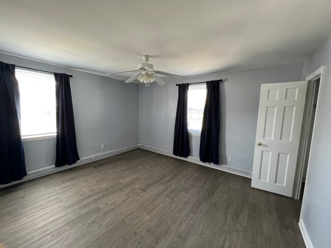 Foto del edificio - 13765 Cedar Rd