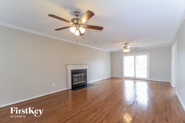 Foto del edificio - 3110 Glenshire Dr