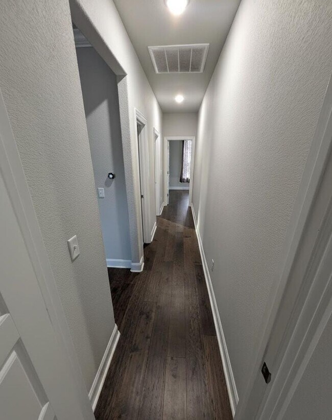 Foto del edificio - 431 Linda Ln