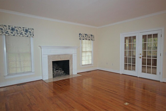 Building Photo - 105 Quail Creek Ln