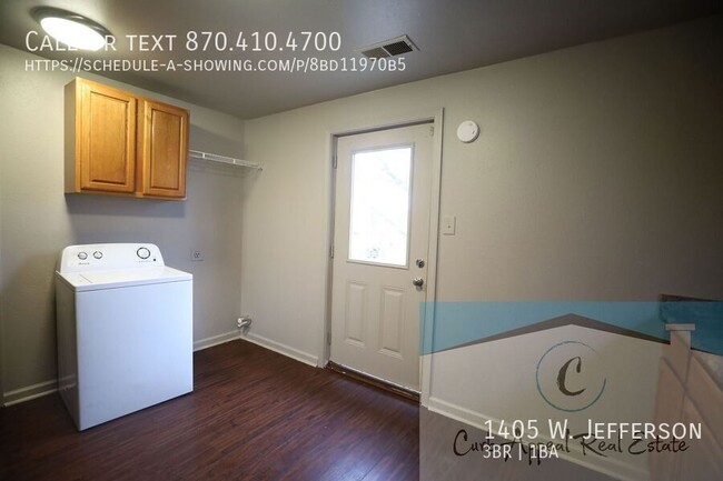 Building Photo - Recently renovated 3 bed 1 bath home - Jon...