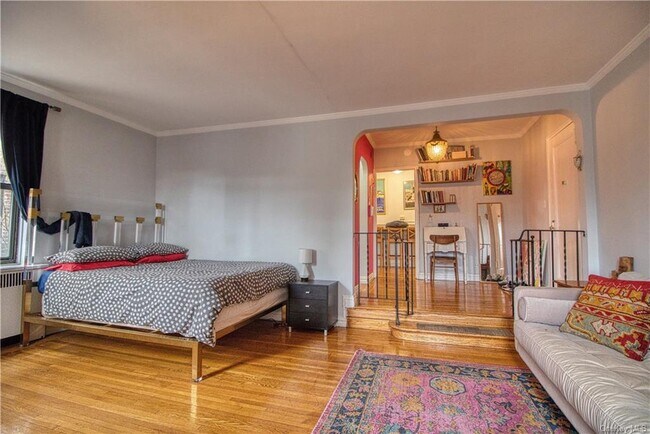 Foto del edificio - 306 E Mosholu Pkwy S