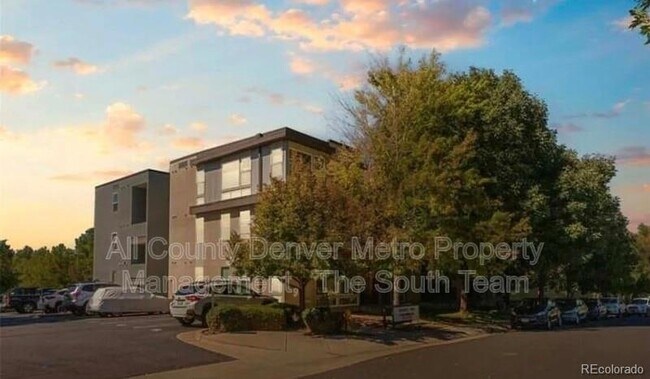 Foto del edificio - 5201 S Fox St