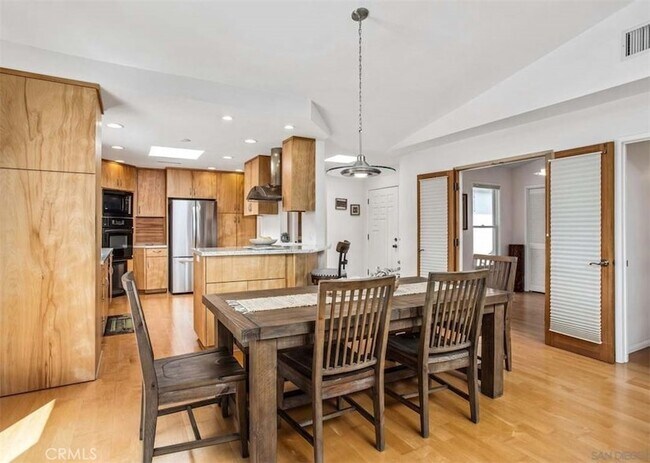 Foto del edificio - 4472 Mt Herbert Ave