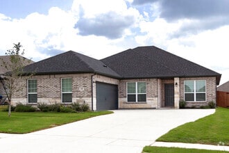 Building Photo - 226 Village Dr
