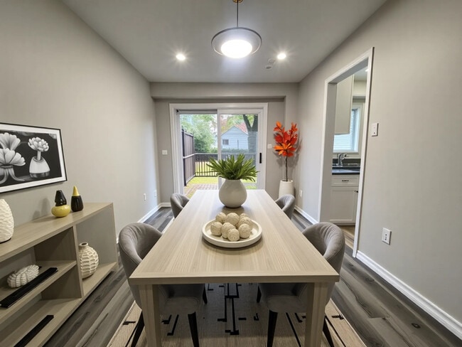 Photo du bâtiment - Detached Home In Stoney Creek!