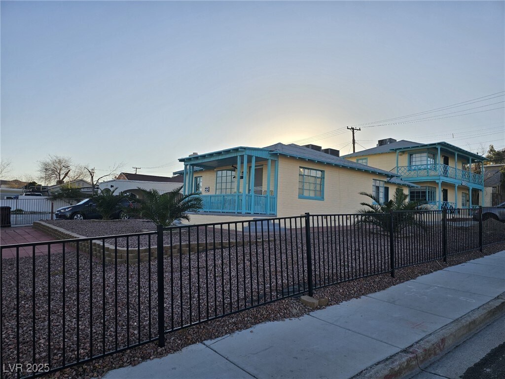 Primary Photo - 321 N 15th St