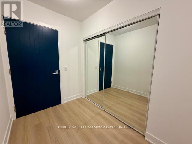 Building Photo - 359 Simcoe St N