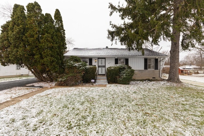 Building Photo - 3016 N Arlington Ave