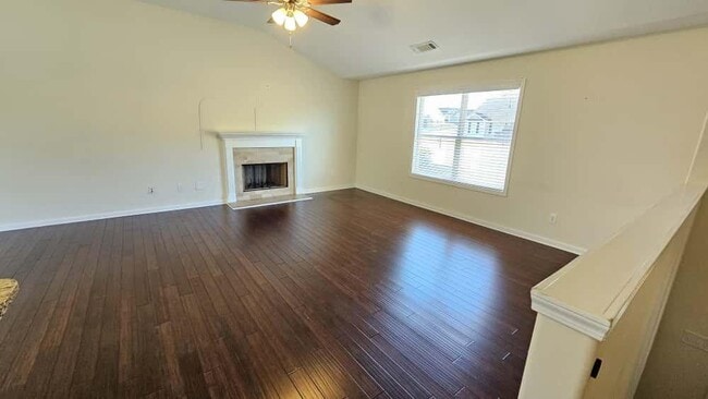 Building Photo - 2126 Crown Park Dr