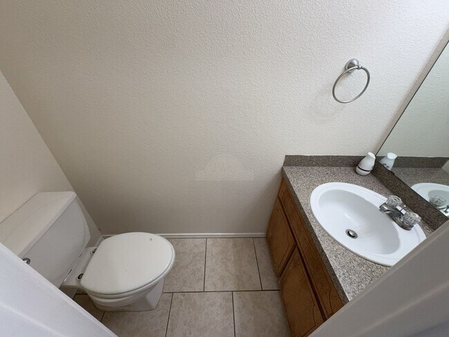 Building Photo - 4300 Abigail Dr