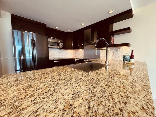 Foto del edificio - 1901 Brickell Ave