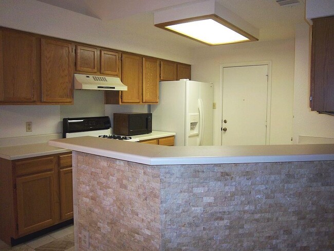 Building Photo - 7020 Riverton Dr
