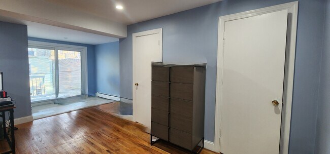 Building Photo - 442 New York Ave