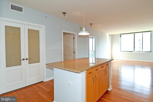 Foto del edificio - 440 L St NW