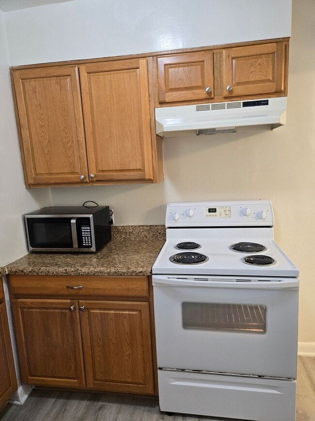 Building Photo - Charming 3-bedroom, 1-bathroom home in Por...