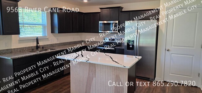 Foto del edificio - 9563 River Cane Rd
