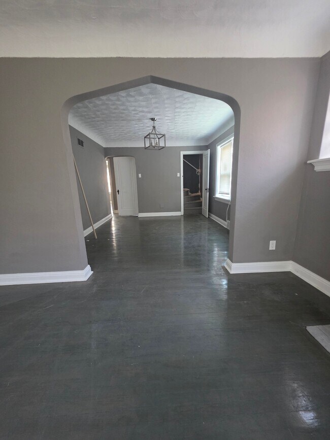 Foto del edificio - 6004 N Pointe Blvd