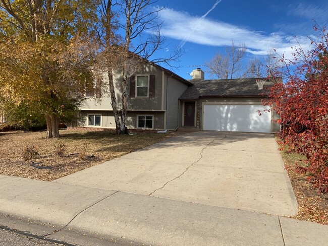 Building Photo - Spacious Tri-Level Home in West Fort Collins