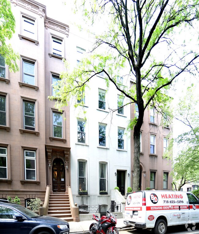 Building Photo - 376 Clinton St
